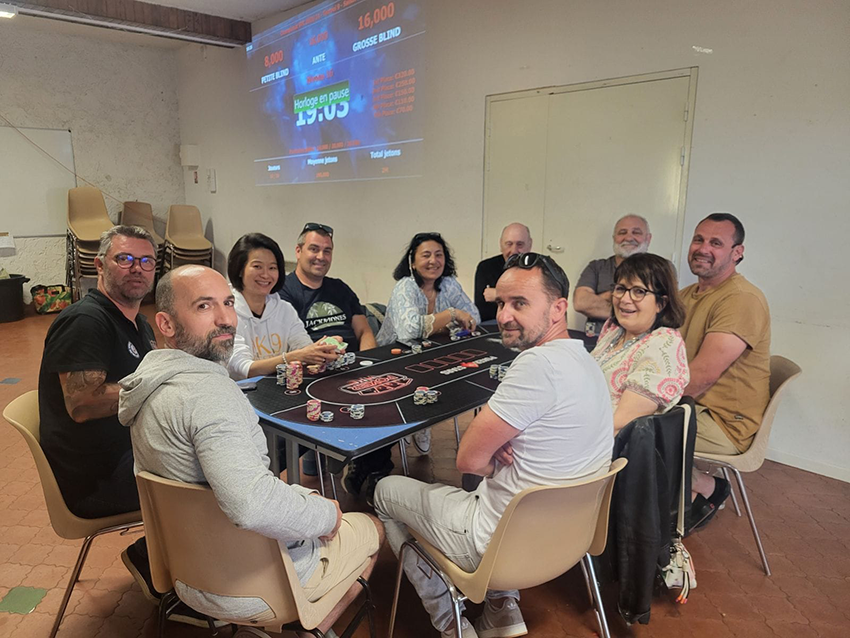 Joueurs du club de Poker.