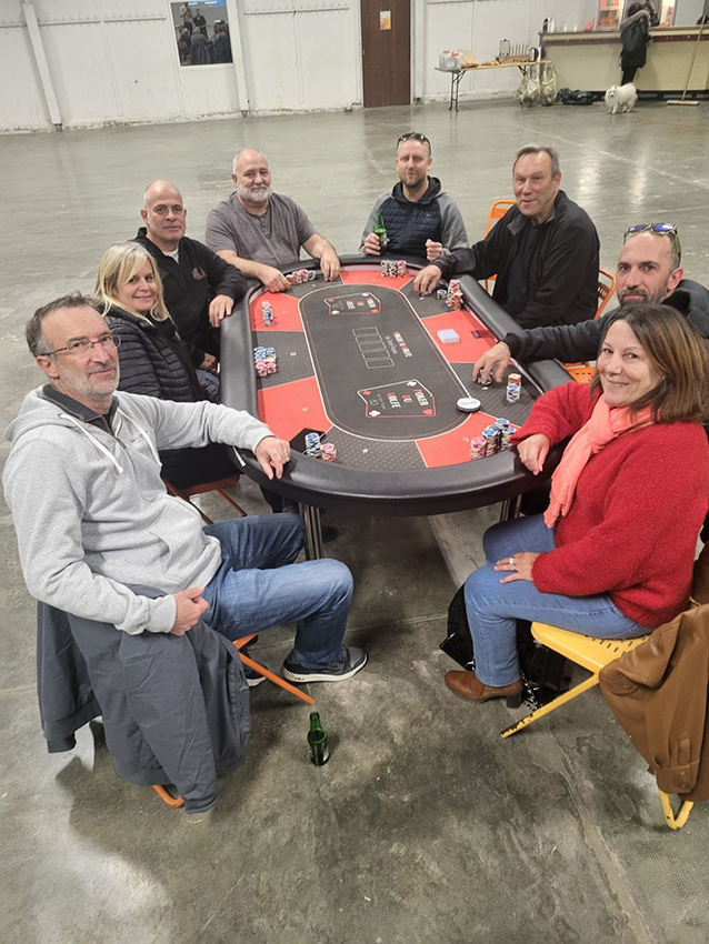 Joueurs du club de Poker.